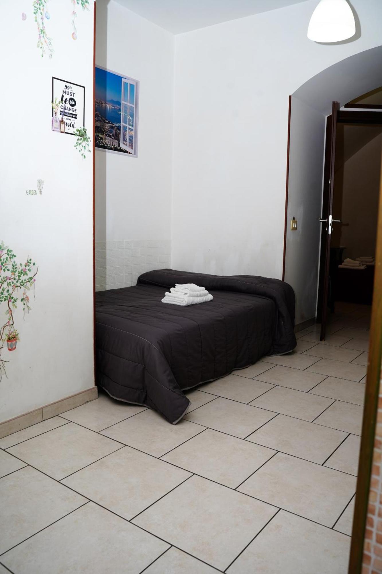 شقة Casa Friends' House Napoli المظهر الخارجي الصورة