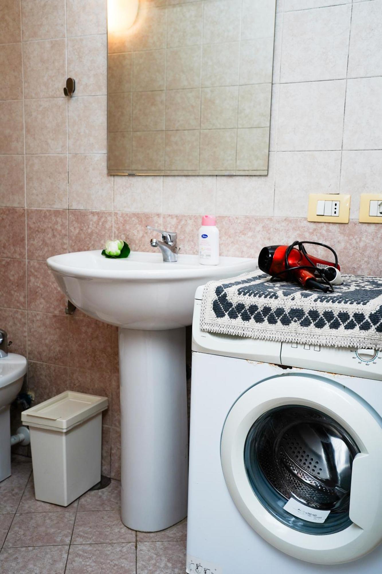 شقة Casa Friends' House Napoli المظهر الخارجي الصورة